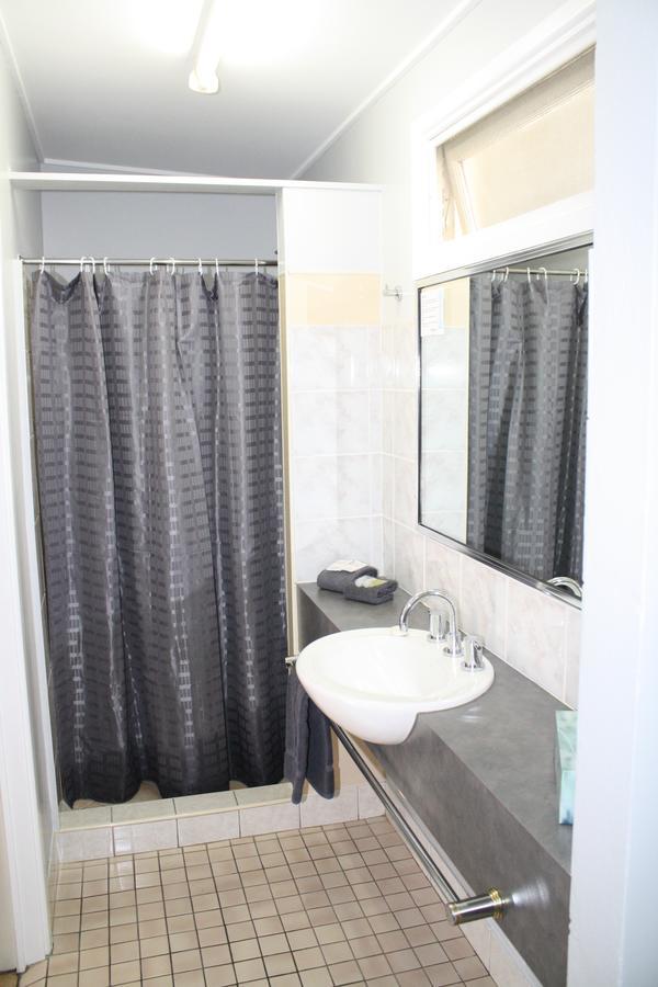 Central Motel Gin Gin Ngoại thất bức ảnh