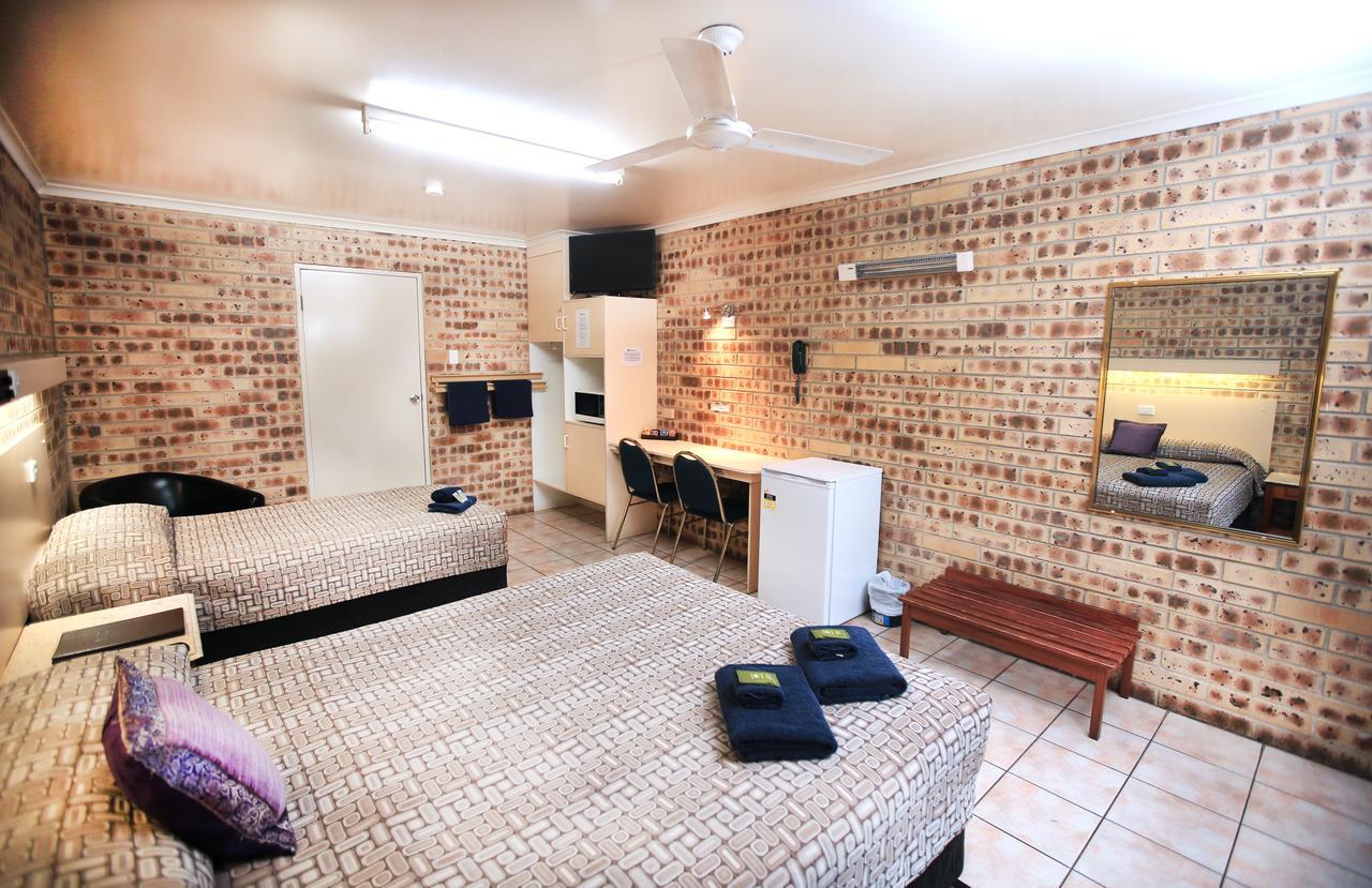 Central Motel Gin Gin Ngoại thất bức ảnh