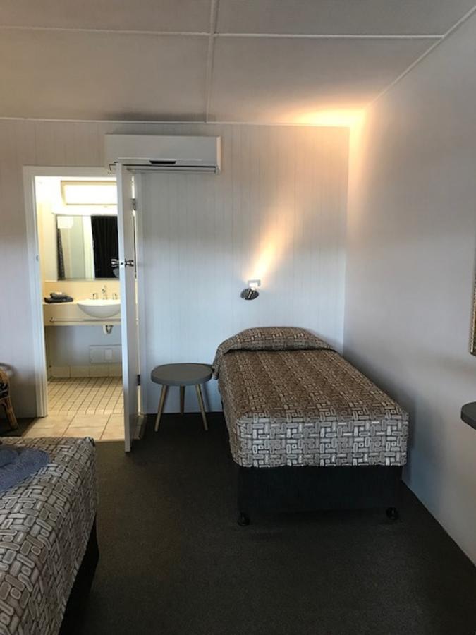 Central Motel Gin Gin Ngoại thất bức ảnh