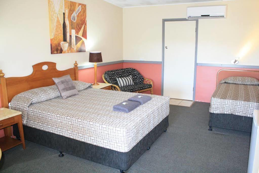 Central Motel Gin Gin Ngoại thất bức ảnh