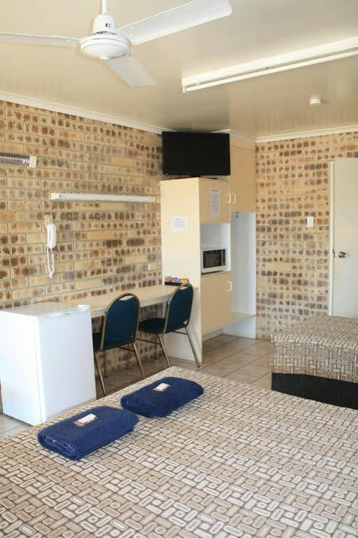 Central Motel Gin Gin Ngoại thất bức ảnh