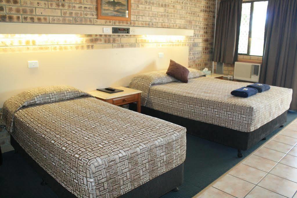 Central Motel Gin Gin Ngoại thất bức ảnh