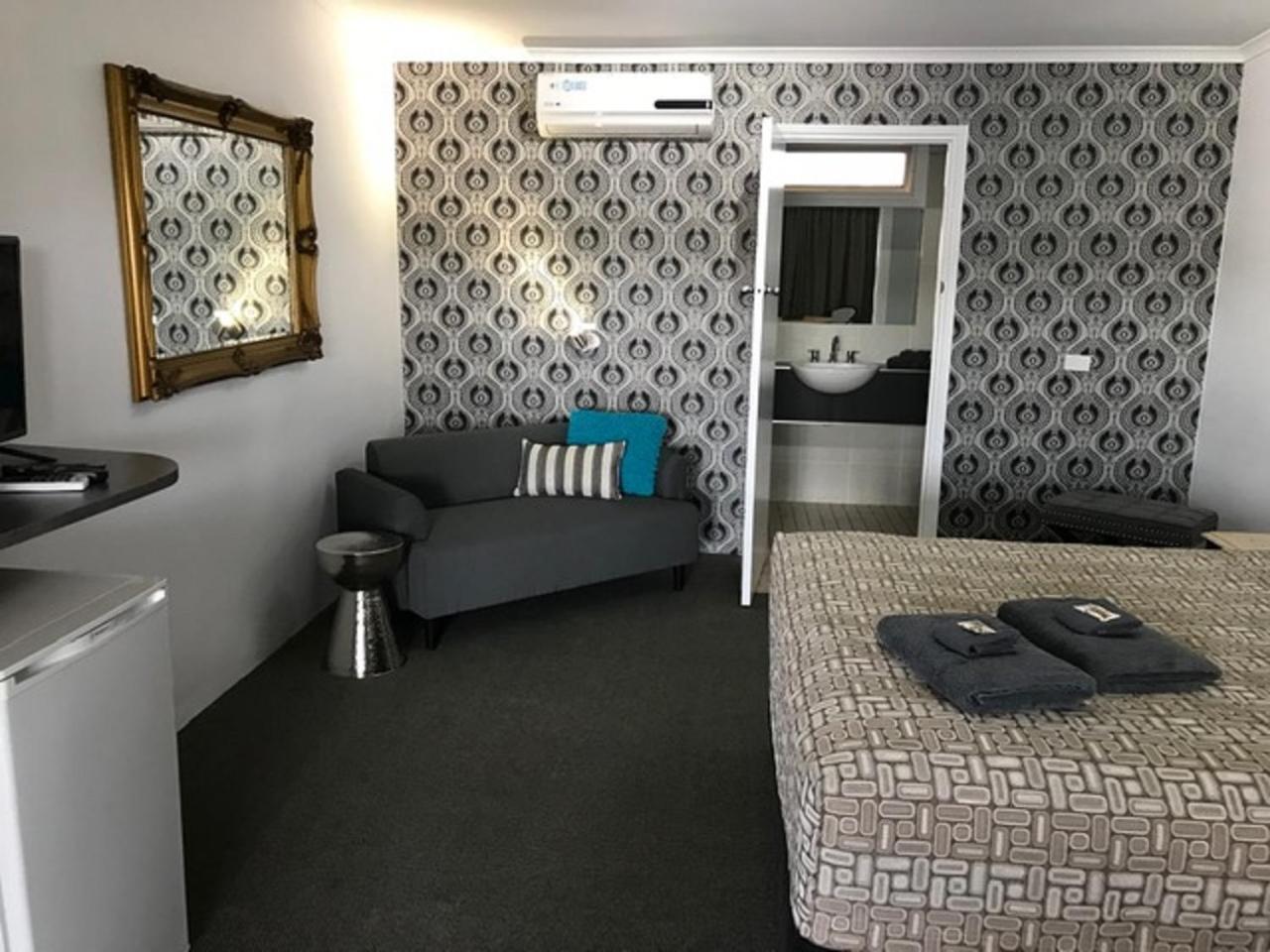 Central Motel Gin Gin Ngoại thất bức ảnh